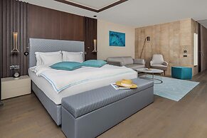 Monte Palm Beach