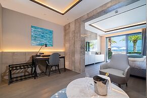 Monte Palm Beach