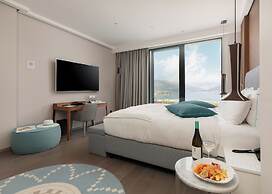 Monte Palm Beach