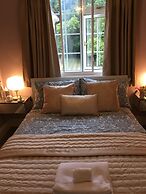 Leafy Suburban Bed & Breakfast