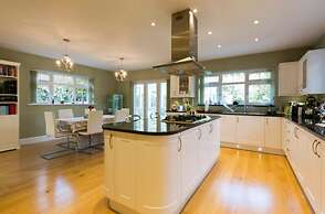 Leafy Suburban Bed & Breakfast