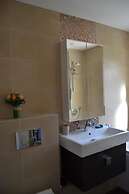 Leafy Suburban Bed & Breakfast