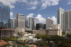 Brickell Family Travel Suites