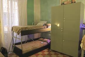 Român Holidays Hostel