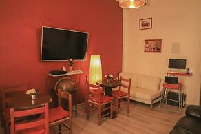 Român Holidays Hostel