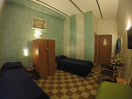 Român Holidays Hostel