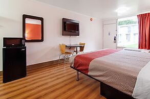 Motel 6 Bay Minette, AL