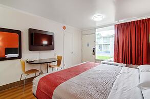 Motel 6 Bay Minette, AL