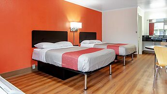 Motel 6 Bay Minette, AL