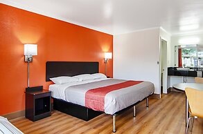 Motel 6 Bay Minette, AL