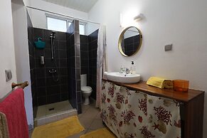 Fare Arana Moorea Guesthouse