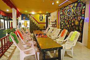 Om Ganesh Hostel - Adults Only