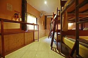 Om Ganesh Hostel - Adults Only
