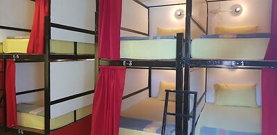 Om Ganesh Hostel - Adults Only