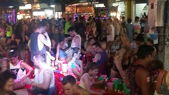 Om Ganesh Hostel - Adults Only