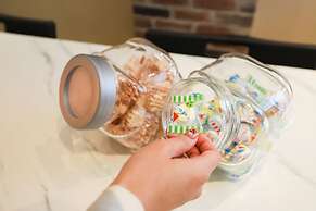 Slow Town Hotel - Reel