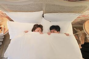 Slow Town Hotel - Reel