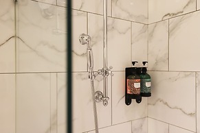 Slow Town Hotel - Reel