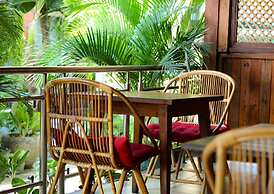 Mina Pelasa Hotel and Resto