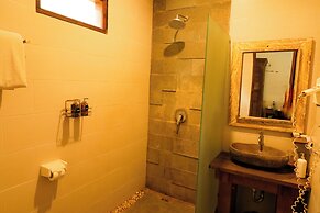 Mina Pelasa Hotel and Resto