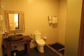 Mina Pelasa Hotel and Resto