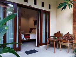 Mina Pelasa Hotel and Resto