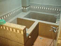 Hale Crane Volcanic Mud Hot Spring Hotel