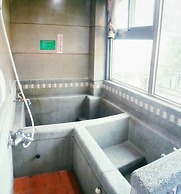 Hale Crane Volcanic Mud Hot Spring Hotel