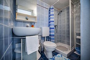 Apartments and Room Rina