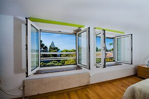 Apartments and Room Rina