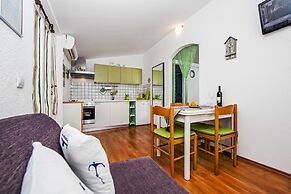 Apartments and Room Rina