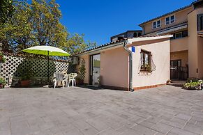 Apartments and Room Rina