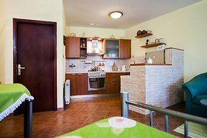 Apartments and Room Rina