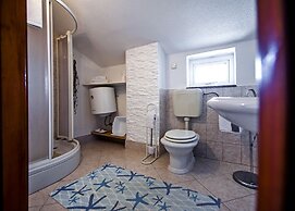 Apartments and Room Rina