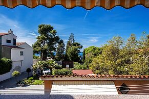 Apartments and Room Rina