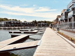 Friday Harbour Resort