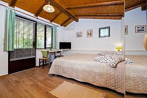 Apartments & Rooms Chiara