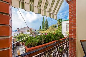 Apartments & Rooms Chiara