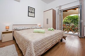 Apartments & Rooms Chiara