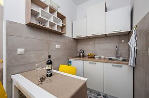 Apartments & Rooms Chiara