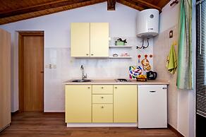 Apartments & Rooms Chiara