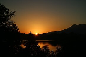 Lake Villa Lotus
