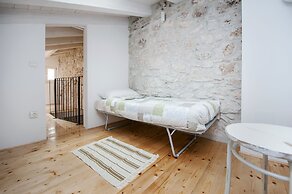 Apartments Casa Roccia Bianca