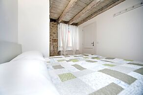 Apartments Casa Roccia Bianca