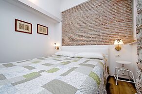 Apartments Casa Roccia Bianca