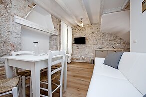 Apartments Casa Roccia Bianca