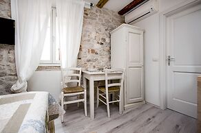 Apartment and Studio CA 3 VIE