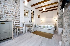 Apartment and Studio CA 3 VIE