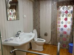 New Sea Palace Houseboats