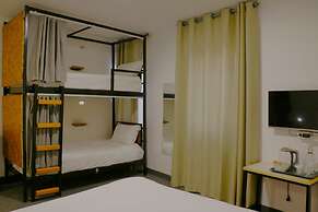 Nomads Hotel - Hostel